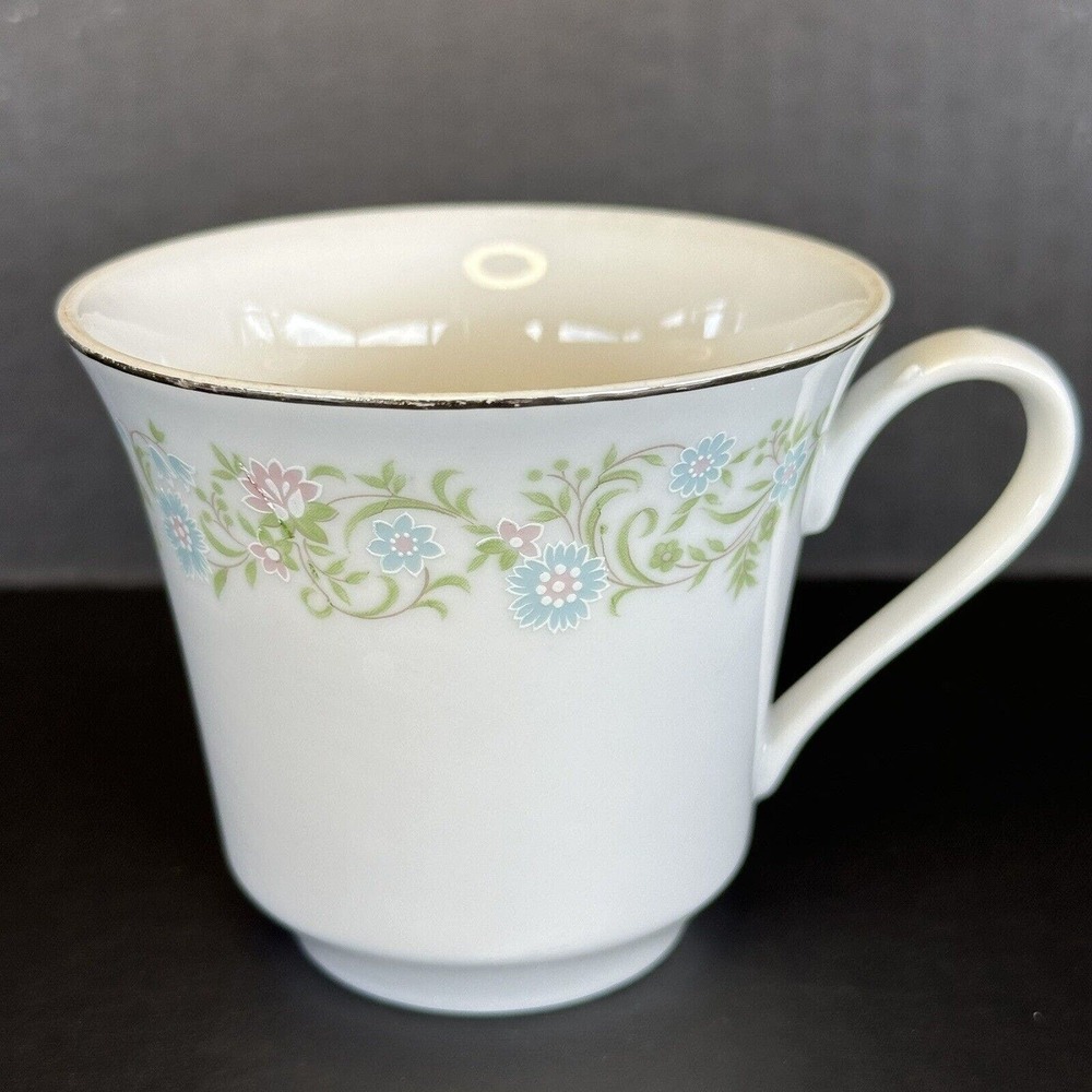 TOWNE HOUSE, Georgia- 8 Flat Cups, 3600 Pink, Blue & White Flowers, Green Leaves